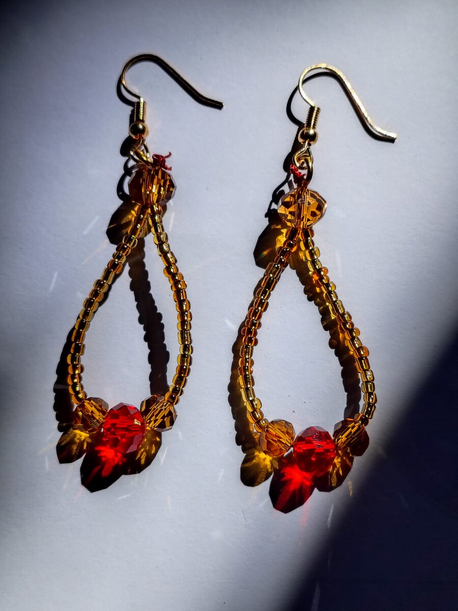 Aretes artesanales personalizados 05 – Dorba Creaciones